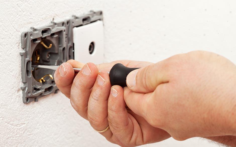 cherche électricien pas cher Breuillet